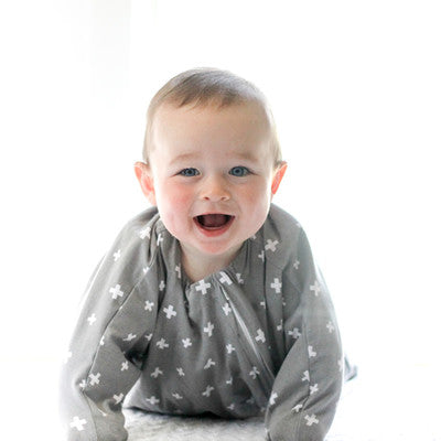 BABY LOVES SLEEP - SWADDLE TRANSITIONING SLEEPING BABY