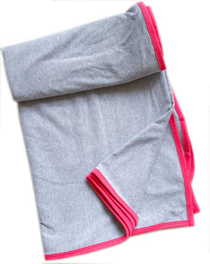 Koala Hugs newborn swaddle wraps gives security to help calm the startle reflex and keeps them sleeping longer.