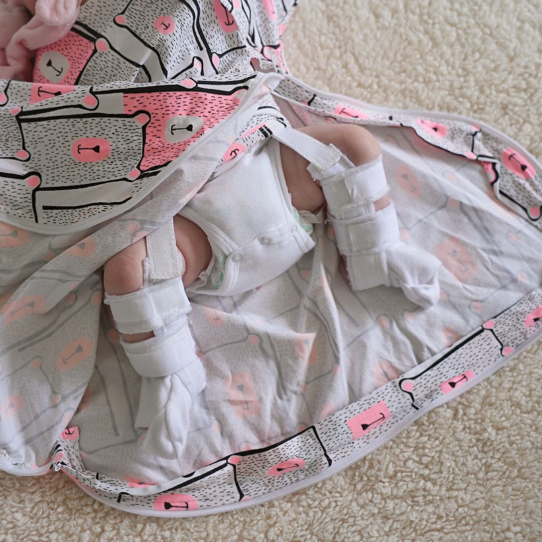 Hip harness baby sleep sack by Baby Loves Sleep