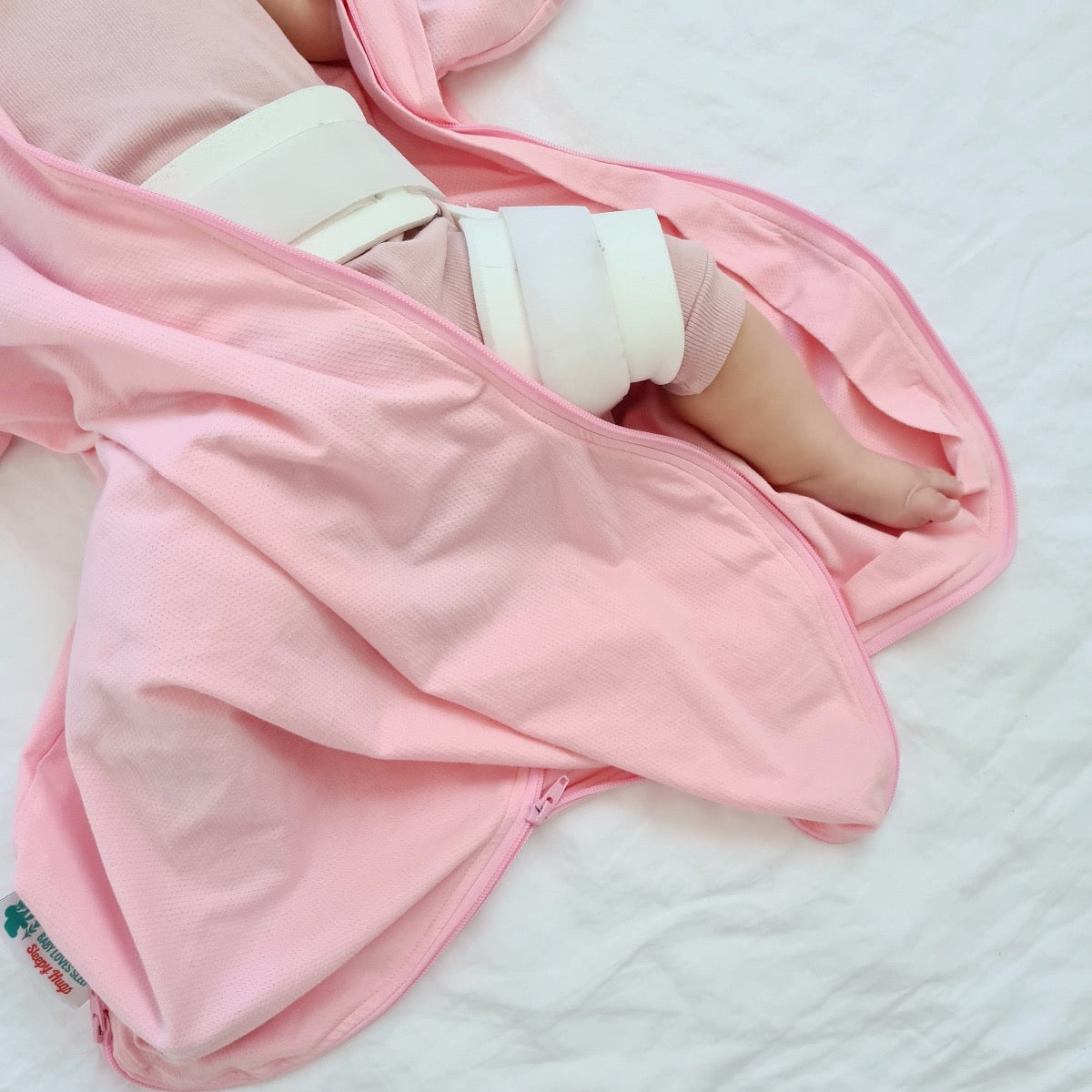 Summer baby sleeping bag for babies with hip dysplasia by Baby Loves Sleep