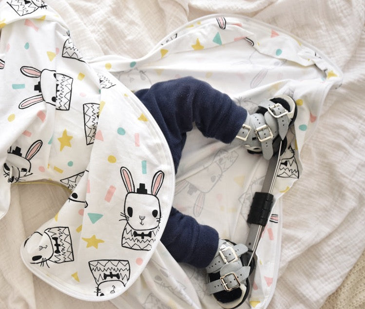 Hip harness baby sleeping bag by Baby Loves Sleep