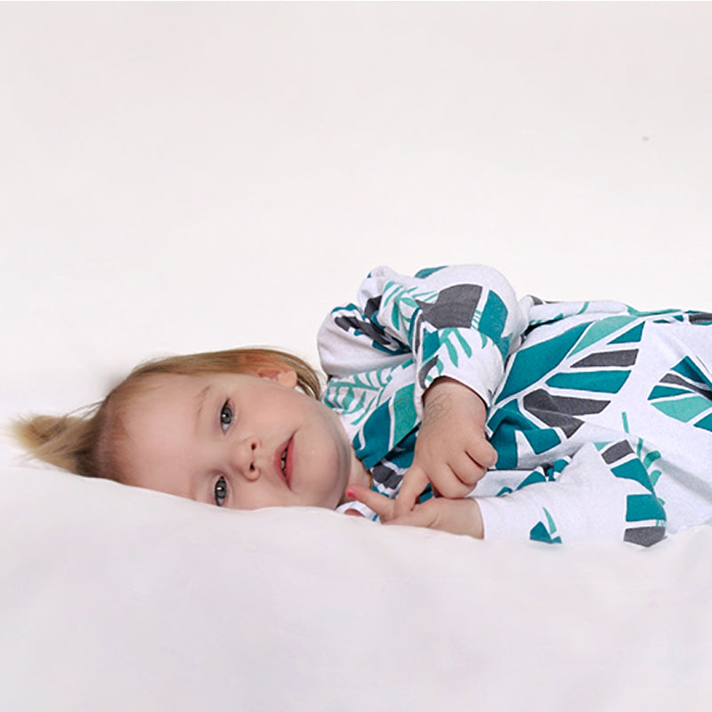Sleepy Hugs, Hands In and Out, sleeping baby, swaddle transition, baby loves sleep, startle reflex, swaddle sleep sack, swaddle bag