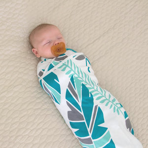 Koala Hugs newborn swaddle wrap features clever pockets inside that gently cocoon your baby’s arms to keep them securely inside the swaddle wrap.