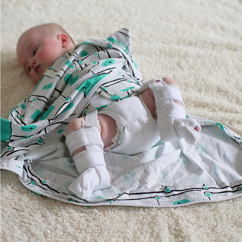 Baby sleep bag for hip dysplasia