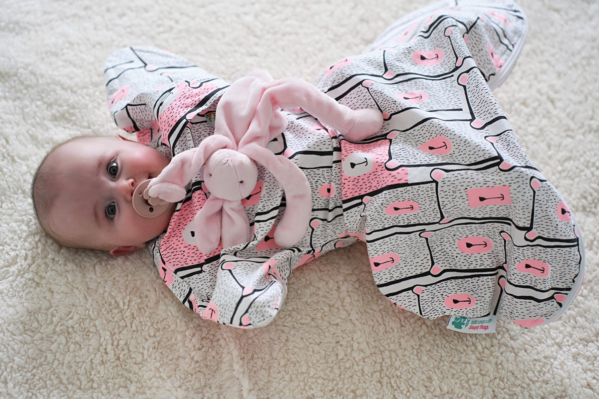 All Seasons (0.7 TOG) - Sleepy Hugs Extra-Wide Sack (Fits Hip Harness) - Pinky Bears