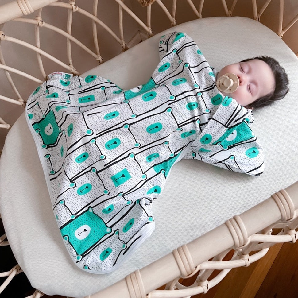 Sleepy Hugs Extra-Wide Sack (Hip Dysplasia) - Minty Bears (All Seasons)